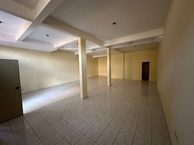 #00215.005 - Loja para Locação em Arapongas - PR