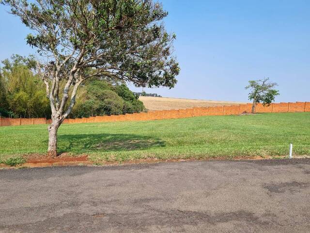 #1935 - Terreno em condomínio para Venda em Arapongas - PR