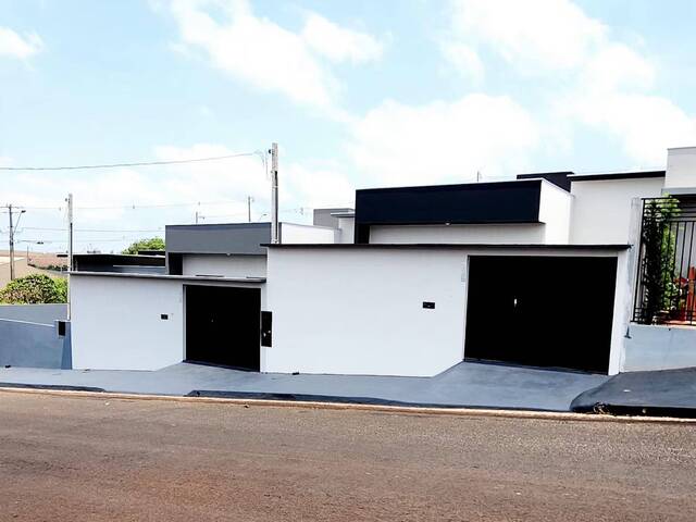 #1882 - Casa Geminada para Venda em Arapongas - PR