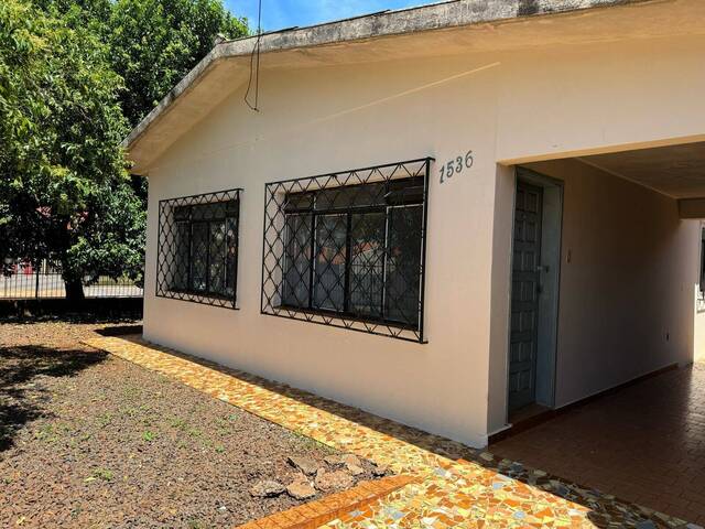 #00041.085 - Casa para Locação em Arapongas - PR