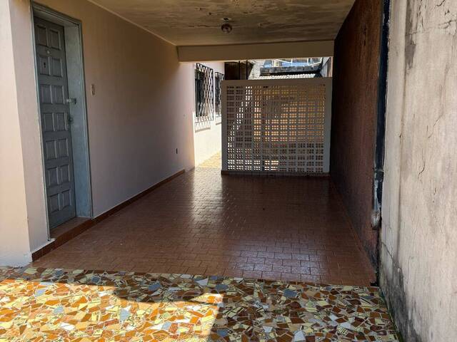 #00041.085 - Casa para Locação em Arapongas - PR