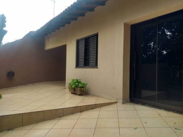 #2095 - Casa para Venda em Arapongas - PR
