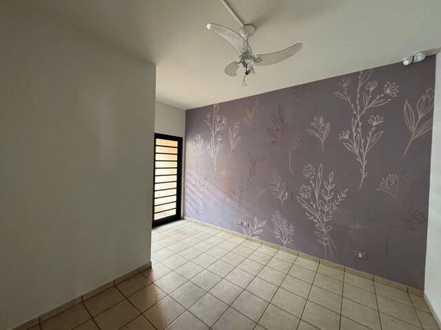 #66000.001. - Apartamento para Locação em Arapongas - PR