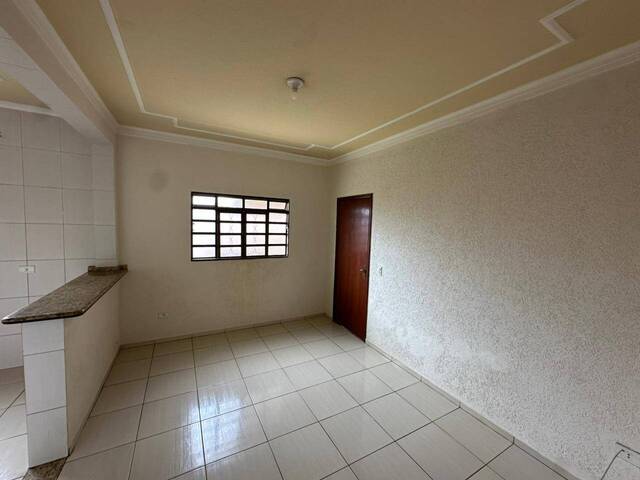 #02053.001 - Casa para Locação em Arapongas - PR