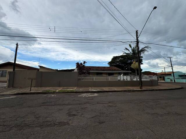 #01078.006 - Casa para Locação em Arapongas - PR