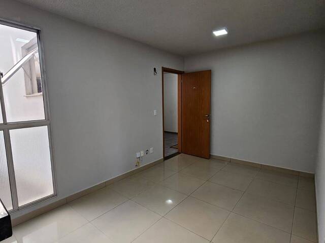 #2107 - Apartamento para Venda em Arapongas - PR