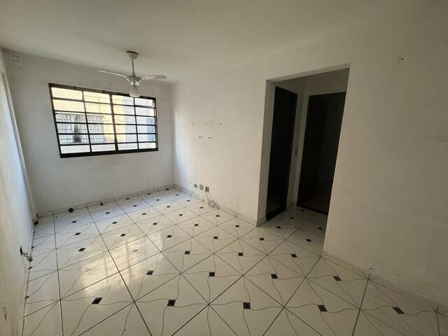 #03061.003 - Apartamento para Locação em Arapongas - PR
