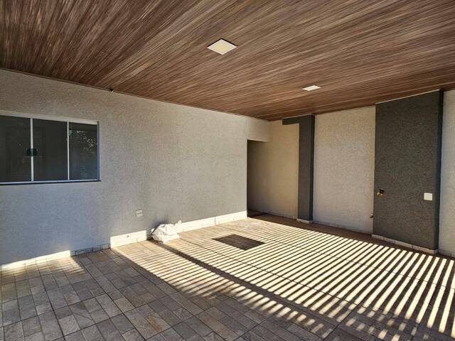 #2126 - Casa para Venda em Arapongas - PR