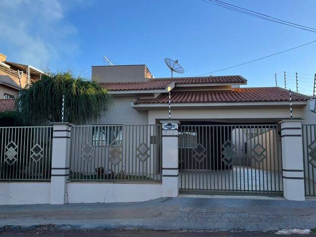 #2148 - Casa para Venda em Arapongas - PR