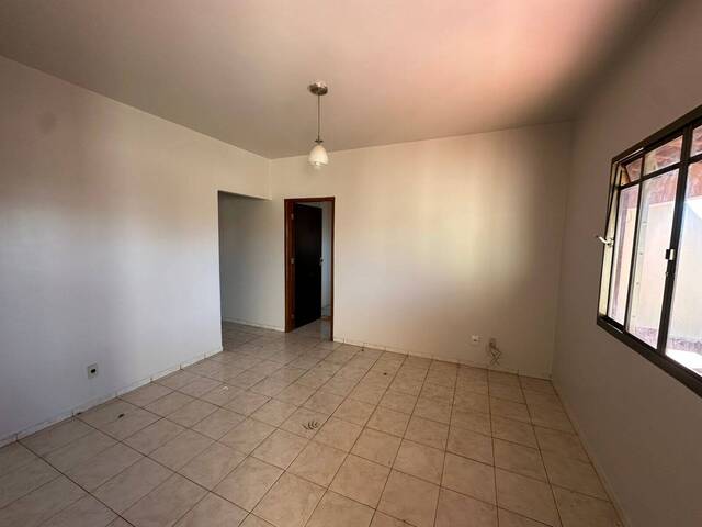 #07350.002 - Casa para Locação em Arapongas - PR