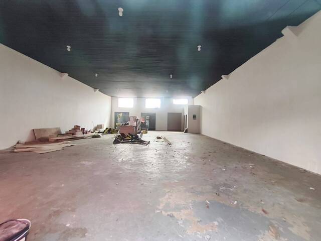 #04540.008 - Barracão para Locação em Arapongas - PR