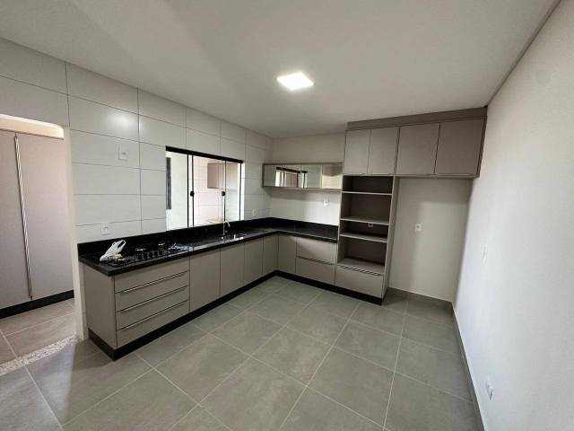 #03092.006 - Apartamento para Venda em Arapongas - PR
