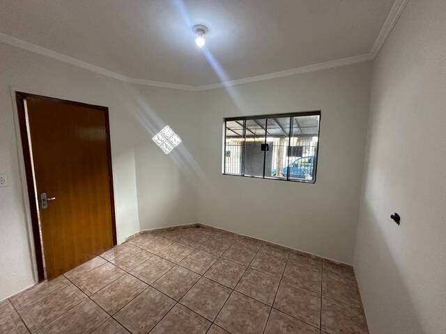 #03053.001 - Casa para Locação em Arapongas - PR