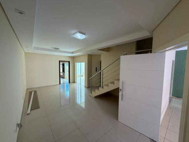 #00295.008 - Sobrado para Locação em Arapongas - PR