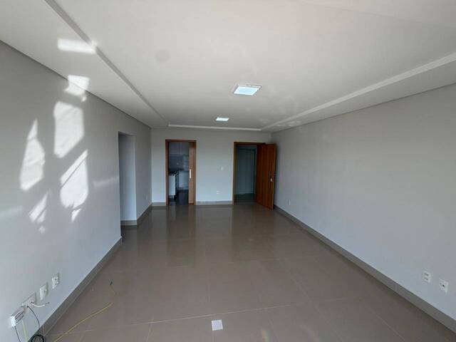 #2281 - Apartamento para Venda em Arapongas - PR